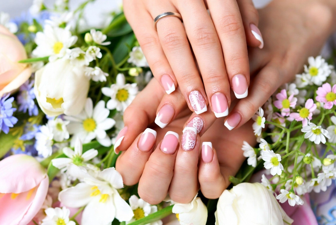 22+ Elegant French Tip Nail Designs to Freshen Up Your Spring Look